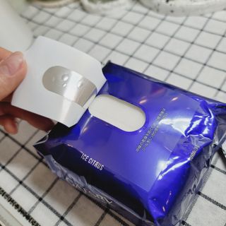 [갸스비] 땀, 유분의 불쾌함을 한 장으로 싹싹 훼이셜 페이퍼 15매 , 바디 페이퍼 30매 2종구성 — 5점을 준 리뷰어가 2021년 5월 올린 사용 사진