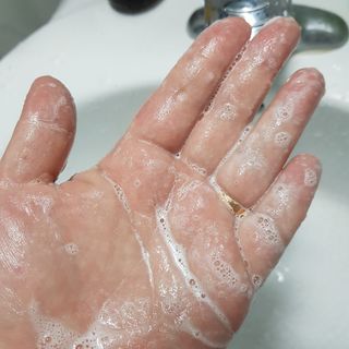 [갸스비] 지성 남성을 위한 포어케어 클렌징폼 — 5점을 준 리뷰어가 2021년 8월 올린 사용 사진