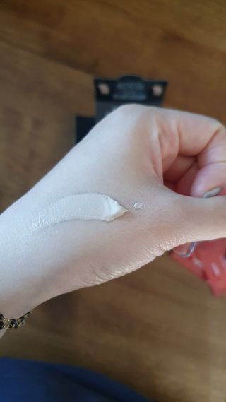 아이앤립 / EYENLIP 아이앤립 루센트 비비크림 2 Color — 5점을 준 리뷰어가 2021년 5월 올린 사용 사진