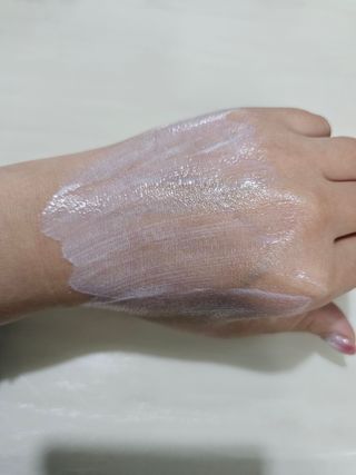 [스킨1004] 마다가스카르 센텔라 히알루-시카 워터핏 선세럼 50ml — 5점을 준 리뷰어가 2024년 5월 올린 사용 사진