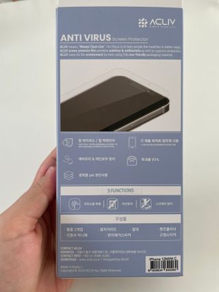 아클리브 Premium 항균 항바이러스 액정 보호필름(iPhone) — 5점을 준 리뷰어가 2022년 10월 올린 사용 사진