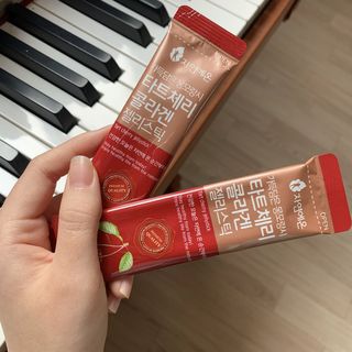 자연에온 가득담은 몽모랑시 타트체리 콜라겐 젤리스틱 — 5점을 준 리뷰어가 2021년 1월 올린 사용 사진