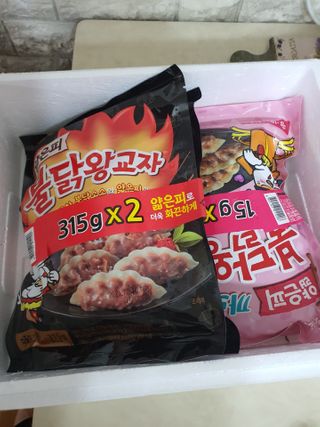 삼양냉동 [삼양] 얇은피불닭왕교자+얇은피까르보불닭왕교자 총4팩 — 5점을 준 리뷰어가 2021년 2월 올린 사용 사진