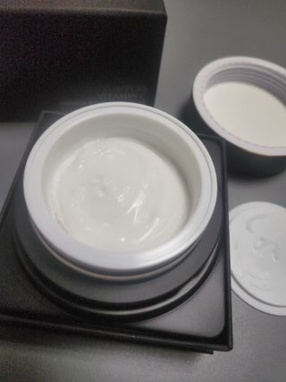 오투에니원 갈락토미세스 비타민 C 프리미엄 블랙스완 크림 50g — 5점을 준 리뷰어가 2023년 1월 올린 사용 사진