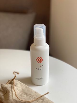 AYU25[아유트웬티파이브] 피부건강에 꼭 필요한 pH 약산성 와일드 로즈토너 — 5점을 준 리뷰어가 2021년 5월 올린 사용 사진