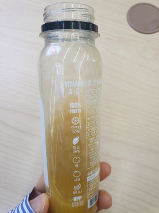 BLENDY'S 핑크 스무디+블론디 스무디 — 3.5점을 준 리뷰어가 2021년 9월 올린 사용 사진