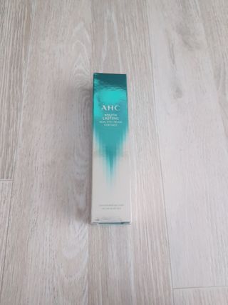 [NEW 탄력유턴 아이크림] AHC 유스 래스팅 리얼 아이크림 포 페이스 — 5점을 준 리뷰어가 2021년 2월 올린 사용 사진