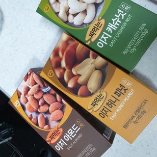 짜먹는 이지견과 짜먹는 이지아몬드, 짜먹는 이지허니피넛, 짜먹는 이지캐슈넛 각 10g X  10포 — 4점을 준 리뷰어가 2021년 2월 올린 사용 사진