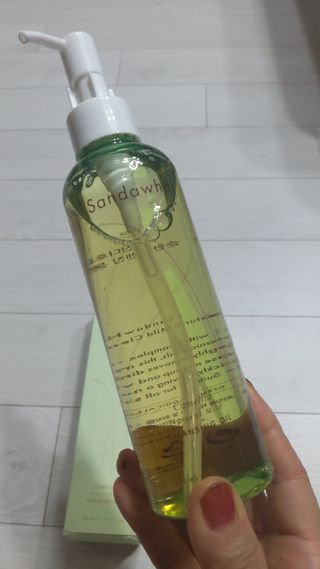스킨큐어 산다화 순한 클렌징 동백 오일 200ml — 5점을 준 리뷰어가 2023년 8월 올린 사용 사진
