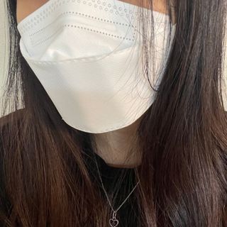 [심폐소생소] KF94 오늘의 마스크 대형 — 3.5점을 준 리뷰어가 2022년 1월 올린 사용 사진
