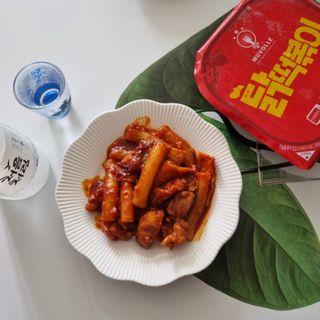한성기업 무볼레 닭떡볶이+해물떡볶이 2종 세트 — 5점을 준 리뷰어가 2021년 10월 올린 사용 사진