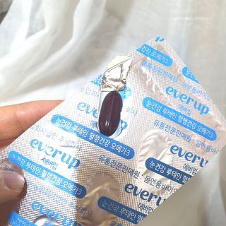 [몸엔용] 에버업 멀티비타민&미네랄, 눈건강 루테인 혈행건강 오메가3, 면역 프로바이오틱스 3종 택1 — 5점을 준 리뷰어가 2022년 4월 올린 사용 사진