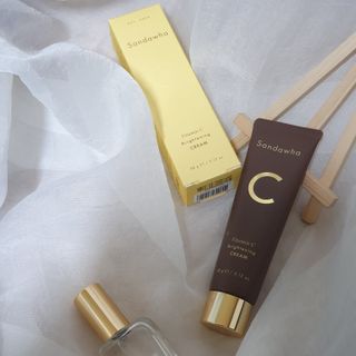 산다화 비타민C 화이트닝 크림 — 5점을 준 리뷰어가 2023년 5월 올린 사용 사진