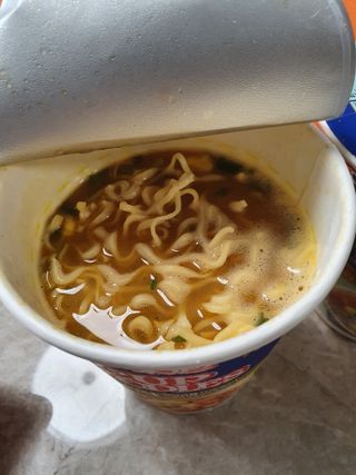 NISSIN 닛신 컵누들  4종 - 씨푸드오리지날, 씨푸드 스파이시, 씨푸드 커리, 씨푸드 XO소스 — 5점을 준 리뷰어가 2021년 12월 올린 사용 사진
