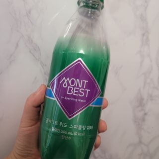 몽베스트 Montbest with Sparkling water Plain 20병 — 5점을 준 리뷰어가 2021년 11월 올린 사용 사진