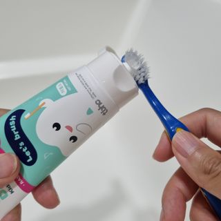닥터데디스 안심저불소 키즈치약 (라즈베리, 청포도향 중 택 1) 60g +  여행용 미니 치약 15g — 5점을 준 리뷰어가 2022년 8월 올린 사용 사진