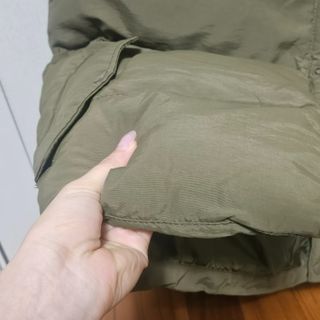 다운블로우 [카키] 179번지 남자 마운틴 무광 하이넥 패딩 조끼 YAN 7700 — 5점을 준 리뷰어가 2024년 12월 올린 사용 사진