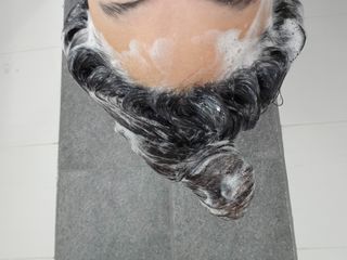 딸로 맥주효모 두피스케일러 / 각질&노폐물 타파 두피 딥-클렌징 — 5점을 준 리뷰어가 2024년 2월 올린 사용 사진