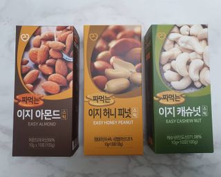 짜먹는 이지견과 짜먹는 이지아몬드, 짜먹는 이지허니피넛, 짜먹는 이지캐슈넛 각 10g X  10포 — 2점을 준 리뷰어가 2021년 4월 올린 사용 사진