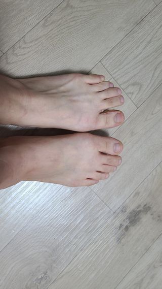 [후르디아] 코끼리 발 허물 팩-복숭아 풋 필링 마스크 3개 — 3점을 준 리뷰어가 2021년 4월 올린 사용 사진