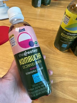 더그레잇티 콤부차 [매일유업] 더그레잇티 44kcal 콤부차 300ml *12개입 (오리지널 6개+베리리치 6개) — 5점을 준 리뷰어가 2023년 8월 올린 사용 사진