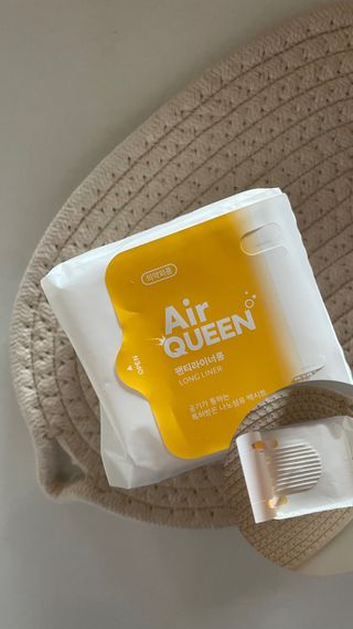 에어퀸 뉴브레스 유기농 생리대 4종 (팬티라이너 20P + 중형 10P + 대형 10P + 오버나이트 8P)_체험단 2차 — 5점을 준 리뷰어가 2024년 11월 올린 사용 사진