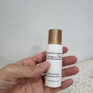더사가오브수 [사가수] 효혜윤 보태니컬 에너지 에센스인로션 20ml /아이포올 스틱 3g — 5점을 준 리뷰어가 2023년 2월 올린 사용 사진