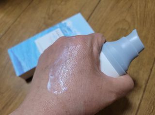 [스킨1004] 마다가스카르 센텔라 히알루-시카 워터핏 선세럼 50ml — 5점을 준 리뷰어가 2024년 5월 올린 사용 사진