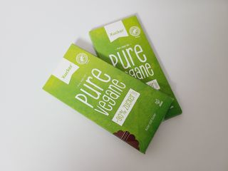 당류2g 자일리톨로 단맛을낸 슈카 퓨어비건 무설탕초콜릿 Xucker vegan 2개입 — 5점을 준 리뷰어가 2021년 4월 올린 사용 사진