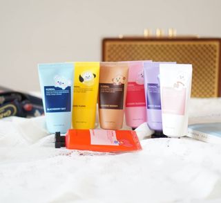 쿤달 BT21 시어버터 앤 마카다미아 퓨어 핸드크림 50ml 7구 기프트 세트 — 5점을 준 리뷰어가 2021년 3월 올린 사용 사진