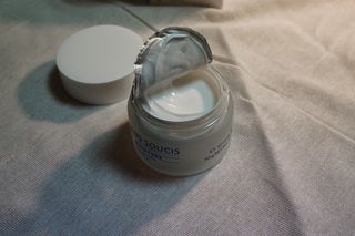 산수시 아쿠아 베네핏 24h 수부지 물광 속건조 수분크림 50ml — 5점을 준 리뷰어가 2021년 7월 올린 사용 사진