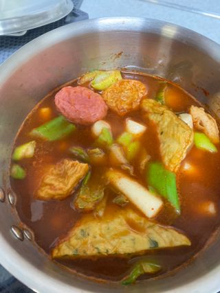 (주)성경순만두 곤약만두.콘치즈만두,삼각당면만두,당면 야끼만두,대구전통 납작만두,떡뽁이 매콤소스,달콤소스 — 5점을 준 리뷰어가 2023년 4월 올린 사용 사진