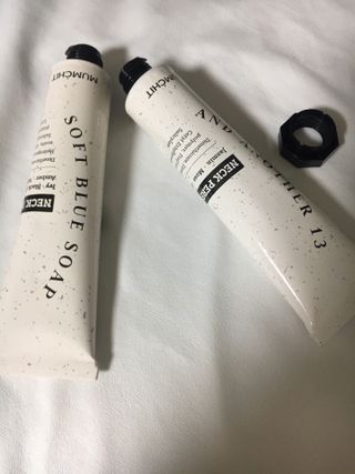 멈칫(MUMCHIT) 넥퍼퓸 NECKPERFUME 2가지 향 — 5점을 준 리뷰어가 2021년 11월 올린 사용 사진