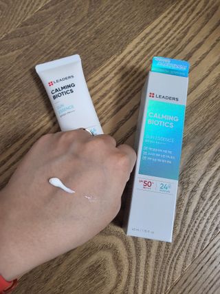 리더스코스메틱 리더스 카밍 바이오틱스 선 에센스 SPF 50+ PA++++ — 5점을 준 리뷰어가 2022년 6월 올린 사용 사진