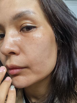 [후르디아] 모공블러 비건 선 프라이머 — 5점을 준 리뷰어가 2022년 5월 올린 사용 사진