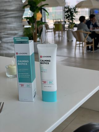 리더스코스메틱 리더스 카밍 바이오틱스 선 에센스 SPF 50+ PA++++ — 5점을 준 리뷰어가 2022년 6월 올린 사용 사진