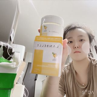 랑벨 비타 에너지 잡티 앰플 패드 65매 (투명하고 밝은 얼굴 광채패드) — 4점을 준 리뷰어가 2022년 4월 올린 사용 사진