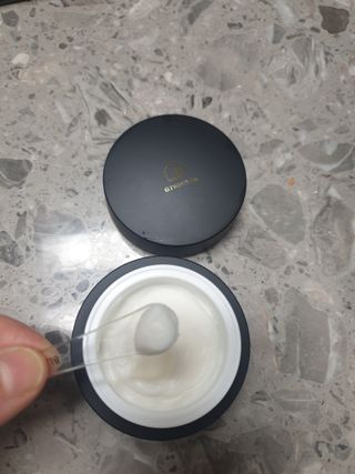 오투에니원 갈락토미세스 비타민 C 프리미엄 블랙스완 크림 50g — 5점을 준 리뷰어가 2023년 1월 올린 사용 사진
