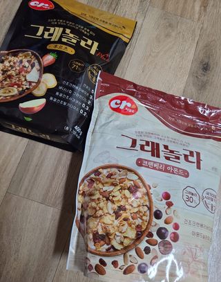 씨알푸드 씨알로 그래놀라 2종 후르츠+크랜베리 아몬드 — 5점을 준 리뷰어가 2022년 7월 올린 사용 사진