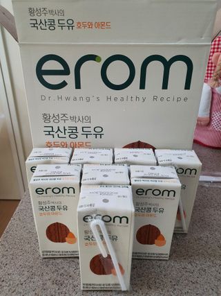 이롬 erom 황성주박사의 국산콩 두유 호두와 아몬드 — 4.5점을 준 리뷰어가 2020년 12월 올린 사용 사진