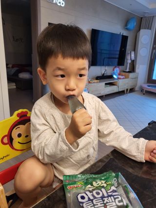 롯데제과 죠스바 아이스 톡톡 젤리 — 5점을 준 리뷰어가 2021년 10월 올린 사용 사진