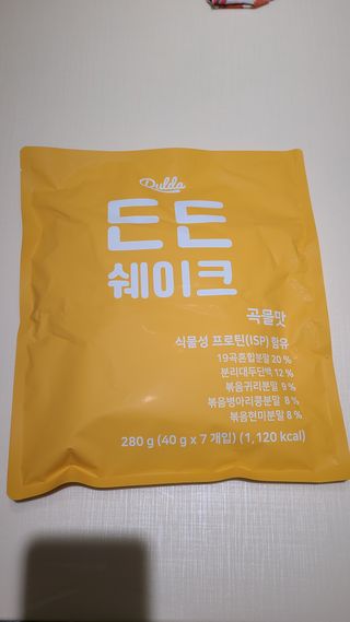 [덜다] 든든 식물성 단백질 쉐이크 40g X 7입 (곡물/딸기) — 5점을 준 리뷰어가 2023년 8월 올린 사용 사진