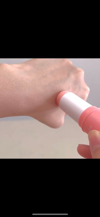 스킨큐어 산다화 카멜리아 안티 링클 멀티밤 — 5점을 준 리뷰어가 2022년 3월 올린 사용 사진