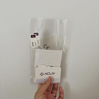 아클리브 Eco 항균 항바이러스 액정 보호필름(iPhone) — 3점을 준 리뷰어가 2022년 7월 올린 사용 사진