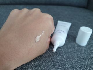 바르셀 톤업선크림 미백 메이크업베이스 CC크림 인텐시브 씨씨 젠 30ml — 4점을 준 리뷰어가 2021년 11월 올린 사용 사진