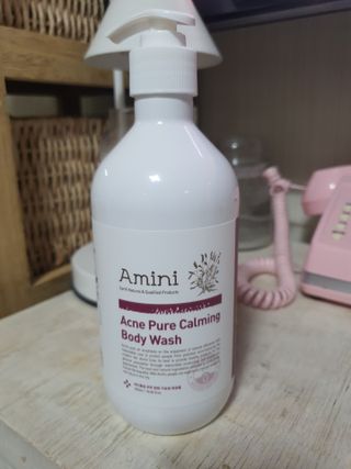 아미니 아크네 퓨어카밍 바디워시 500ml — 5점을 준 리뷰어가 2021년 7월 올린 사용 사진