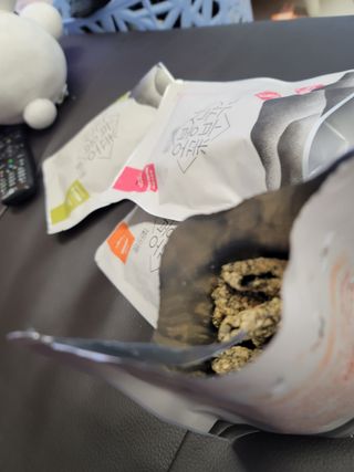 오봉산꽃부각 [만나식품] 오봉산 꽃부각 3가지 맛(오리지널, 새우맛, 매운고추맛) — 5점을 준 리뷰어가 2022년 12월 올린 사용 사진