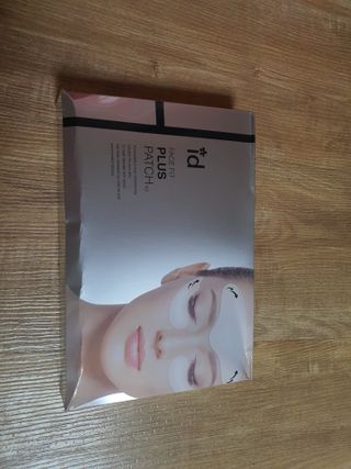 아이디플라코스메틱 아이디 페이스핏 플러스 패치 v2 — 5점을 준 리뷰어가 2021년 4월 올린 사용 사진