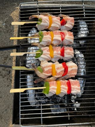 [다물꼬치] 삼겹새우롤꼬치 5개입 350g  + 데리야끼소스 120g + 매운고추소스 120g — 5점을 준 리뷰어가 2021년 10월 올린 사용 사진