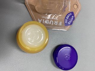 틱톡 [후르디아] 튼입술해결템 올리브영 블루베리 하이드레이팅 허니 립밤 — 3.5점을 준 리뷰어가 2023년 10월 올린 사용 사진